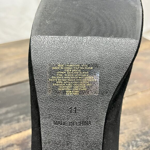 Avon SHOES Size 11 WOMENS Cushion Walk Suede w/ Jeweled Heels - Picture 2 of 7